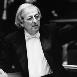 André Previn leitet Orchester
