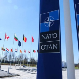 Die Flaggen der Nato vor dem Hauptquartier in Brüssel