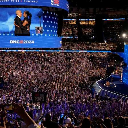 Der ehemalige US-Präsident Barack Obama und die ehemalige First Lady Michelle Obama während der Democratic National Convention.