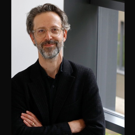 Dr. Wim Peeters. Institut für Neuere deutsche Literatur- und Medienwissenschaft. FernUniversität Hagen.