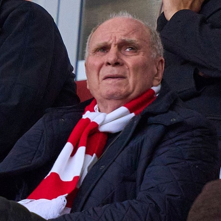 Uli Hoeneß auf der Tribüne der Allianz-Arena