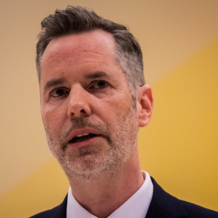 Christian Dürr, Vorsitzender der FDP-Bundestagsfraktion, spricht auf einer Pressekonferenz