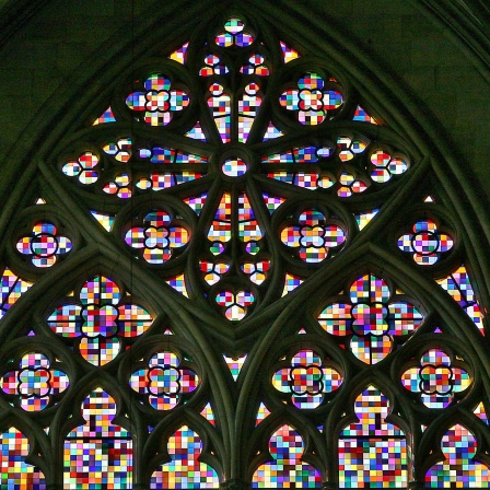 Das von Gerhard Richter gestaltete 113 Quadratmeter große Domfenster ist in Köln im Dom zu sehen