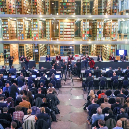 Blick in den Gerichtsaal des OVG Münster vor Beginn der Verhandlung: AfD gegen Verfassungsschutz