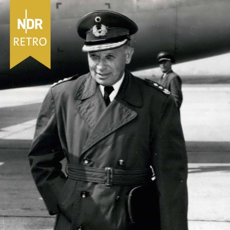 NDR Retro – Aus Politik und Gesellschaft · Interview mit General Adolf ...