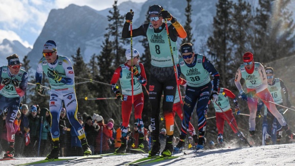 Sportschau Wintersport - Der Massenstart Der Männer In Canmore - Die Zusammenfassung