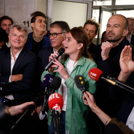Die Vorsitzenden der linken Parteien in Frankreich nach der EU-Wahl bei einer Pressekonferenz.