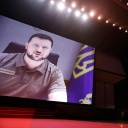 Der ukrainische Präsident Selenskyi wird per Video zur Eröffnung der Filmfestspiele Cannes zugeschaltet.