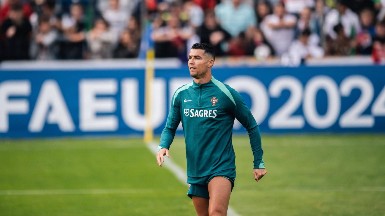Cristiano Ronaldo trainiert vor tausenden Fans in Gütersloh