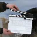 Eine Regieklappe um Takes beim Filmdreh zu markieren.