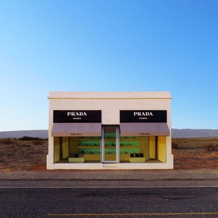 Elmgreen &amp; Dragset: Prada Marfa, 2012
