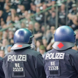 Polizeiaufgebot im Fußballstadion