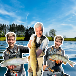 Max Guder(links und rechts) und Frieder mit einem Harzer Trio: Forelle, Hecht und Barsch(Bild: rbb/P.Richter/F.Rößler)
