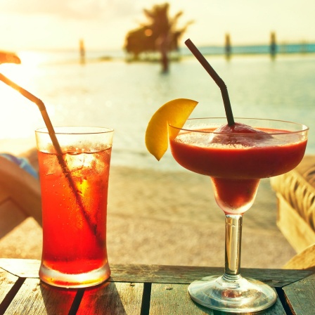 Cocktails vor einem Strand