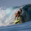 Szene aus "Einfach Leben: Auf dem Surfbrett in Tahiti"