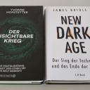 Das Bild zeigt die Cover der beiden Bücher "Der unsichtbare Krieg" von Yvonne Hofstetter und "New Dark Age" von James Bridle.