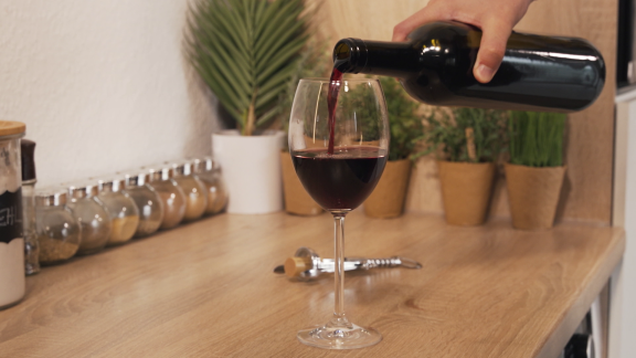 Wer Weiß Denn Sowas? - Mit Diesem Trick Bleibt Geöffneter Wein Länger Frisch