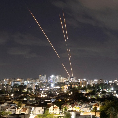 Iron Dome fängt Raketen aus dem Iran ab - gesehen aus Ashkelon