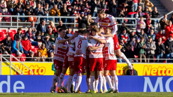 Sportschau - Regensburg Schießt Sich Zurück An Die Tabellenspitze