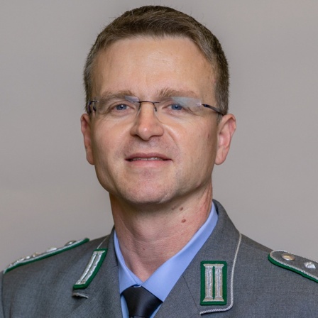 Ein Porträtbild von dem Vorsitzenden des Bundeswehrverbandes, André Wüstner.