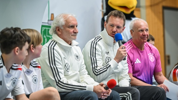 Mittagsmagazin - Bundestrainer Nagelsmann Drückt Die Schulbank