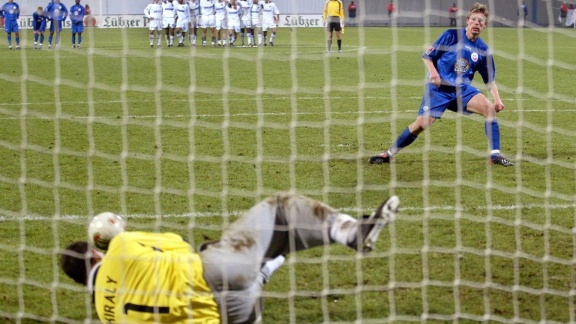 Sportschau - Herthas Kiraly Wird Gegen Rostock Zu Pokalhelden