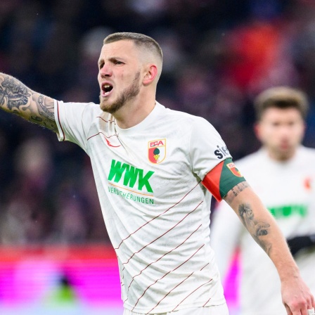 Jeffrey Gouweleeuw vom FC Augsburg