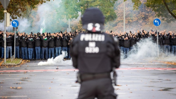 Tagesthemen - Dfl Darf An Polizeikosten Beteiligt Werden