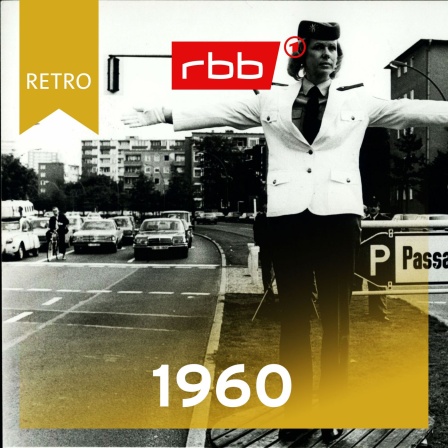 Verkehrspolizistin bei der Arbeit / rbb Retro 1960