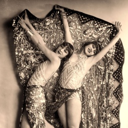 Revuegirls in "Wien lacht wieder". Ausstattungs-Revue von Karl Farkas und Fritz Grünbaum, 1929; © dpa/brandstaetter images/Wilhelm Willinger