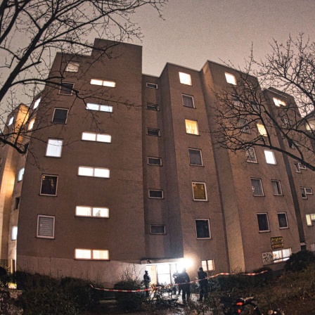 In diesem Wohnhaus in Berlin-Kreuzberg lebte die fühere RAF-Terroristin Daniela Klette bis zu ihrer Festnahme (Bild: picture alliance/dpa/Paul Zinken)