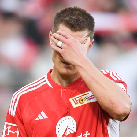 Kevin Behrens vom 1. FC Union Berlin frustriert nach der Heimniederlage gegen den VfB Stuttgart (Bild: IMAGO / Beautiful Sports)