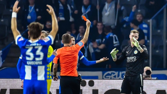 Sportschau Bundesliga - Blackout Bei Braunschweig-keeper Leitet Hertha-sieg Ein