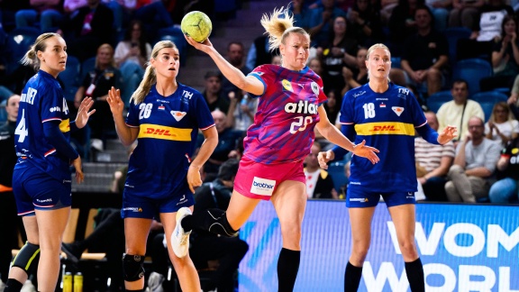  - Dhb-spielerin Döll - 'wir Sind Alle Wahnsinnig Heiß'