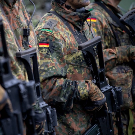 Symbolbild: Soldatinnen und Soldaten der Bundeswehr 