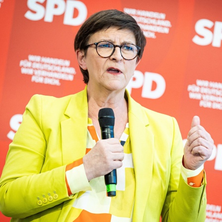 Saskia Esken, SPD-Bundesvorsitzende, spricht bei einer Dialogkonferenz zum Start des SPD-Mitgliedervotums. Die SPD-Spitze stimmt auf der Konferenz die Parteimitglieder auf die Abstimmung über den Koalitionsvertrag mit der Union ein.
