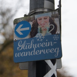 Beschilderung des Glühwein-Wanderwegs