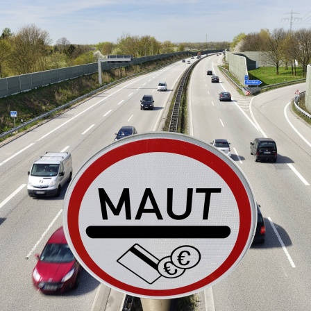 Symbolbilder zur PKW-Maut Autobahn und Maut-Schild