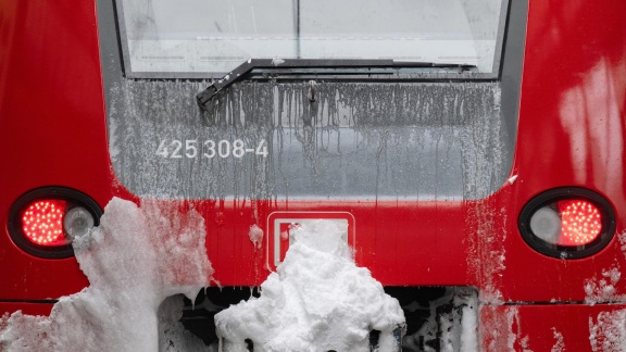 Br24live - Br24live: Immer Noch Bahnchaos Wegen Schnee Am Mittwoch
