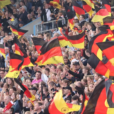 Deutsche Fans beim Länderspiel der DFB-Frauen gegen Polen