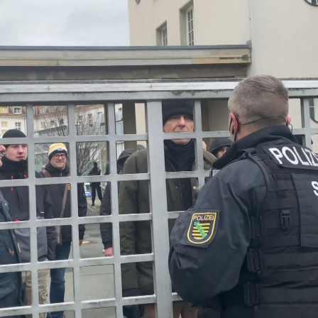 Demonstranten und Polizei am 29. Januar in Leipzig
