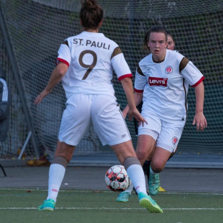 Fußballerinnen des FC St. Pauli bei einem Spiel