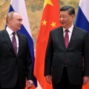 Russlands Präsident Wladimir Putin neben dem chinesischen Präsidenten Xi Xinping im Februar 2022
