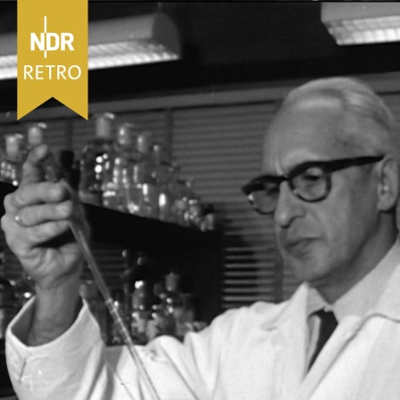 Prof. Dr. Severo Ochoa, Biochemiker am Medizinischen Institut der Universität New York (1959).