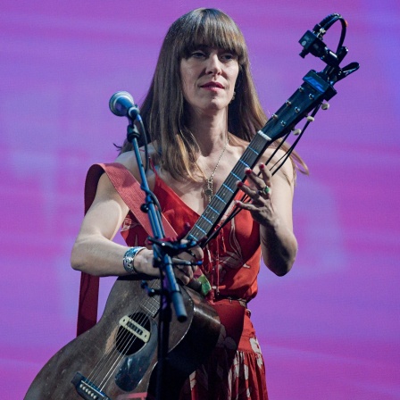 Die Musikerin Feist auf der Bühne