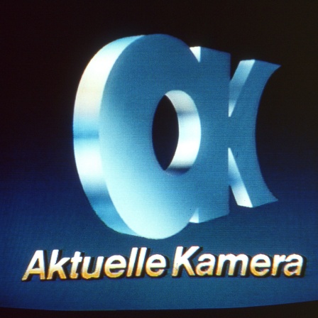 Logo der "Aktuellen Kamera" auf einem alten Fernsehbildschirm (Archivbild)