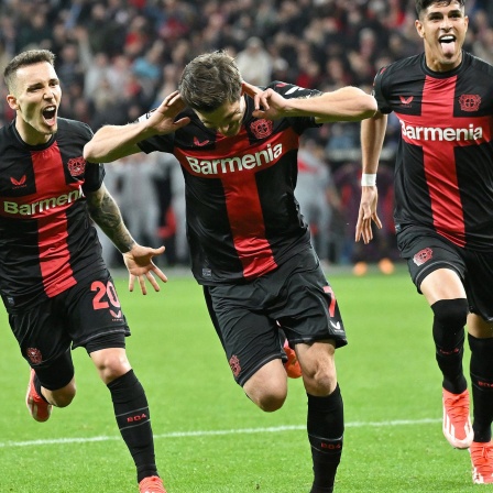 Spieler von Bayer 04 Leverkusen jubeln nach Tor zum 1:0 gegen West Ham United, Archivbild: 11.04.2024