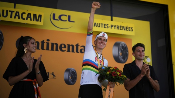 Sportschau Tour De France - 12. Etappe - Die Siegerehrung