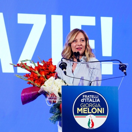 Die italienische Ministerpräsidentin Giorgia Meloni spricht über die Ergebnisse der Wahlen zum Europäischen Parlament bei einer Pressekonferenz im Wahlkomitee der Partei Fratelli d'Italia.