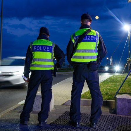 Grenze zu – alle Fragen offen? Vier Wochen Einreisekontrollen